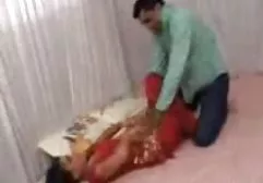 丝袜美女在阴部驱动假阳具