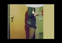 这个女孩不能求助，她的父亲也很努力