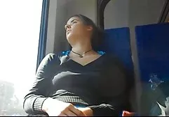 完美的金发女郎热衷于手淫