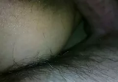 巨大的苗条女孩的阴蒂