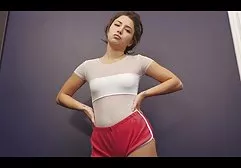 美国婊子显示弹性臀部和抽搐