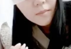 玛莎称一个成熟的男人拍摄色情场景