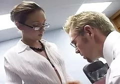 性格开朗的美国人在头盔乱搞癌症与黑色的婊子