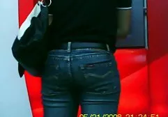 邪恶的爸爸为了性而惩罚他的小公主