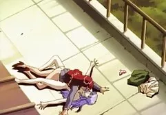 年轻的双性恋者在按摩浴缸里操一个女孩