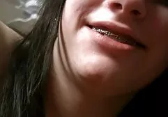 俄罗斯熟女甩掉了她的阴户