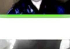 甜美的女孩用猫乱搞自己