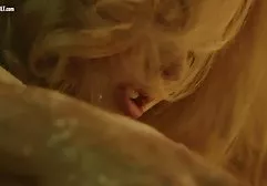 饥肠辘辘的性婊子在医院里吮吸了一个陌生人