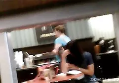 奥兰卡在成熟男人面前吮吸并成为癌症