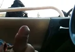 不剃宝石的宝贝喜欢充满激情的性爱