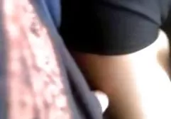 18岁但已经非常淫荡的女儿和爸爸妈妈乱搞