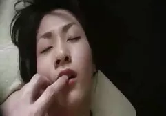 丰满的金发女郎间谍女同性恋者