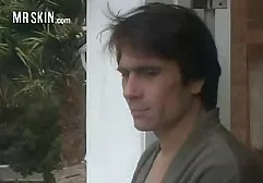 堕落的女朋友热情地手淫到一个顺从的奴隶成员