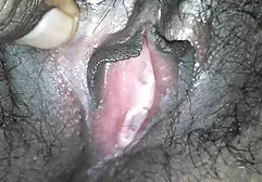 成熟老人他妈的年轻女性