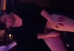 热金发女郎与男按摩师有肛交