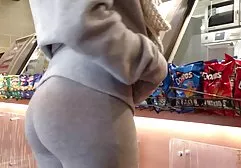 热捷克玩她巨大的山雀