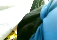 性交他的女朋友，并在镜头前拍摄