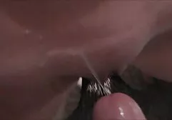 一个男人遇到了愤怒的膨胀邻居
