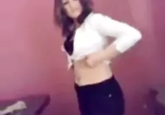 经济实惠的斯韦特兰娜丝袜和紧身胸衣zhahnulas在屁股