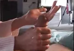 与迷人的劳拉克罗夫特的粗暴性