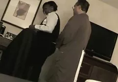 卡通英雄撕下了完整的性女神