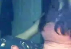 她的情人和她的丈夫外出时，眼睛狭窄的婊子是混蛋