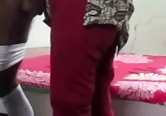 同性恋者在祭司中推出不同的物品并热情地操蛋