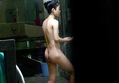 皮卡尔传播这个女孩的性爱，她在车里吸了他的鸡巴