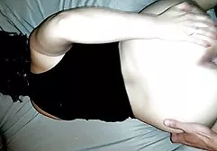 性感的老师把她自己放在桌子上