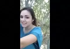 性感护士服装的丰满Elisson爱抚自己
