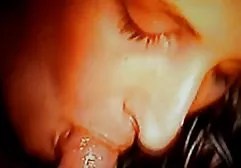 跨性别女人在他的新朋友的厕所里干了