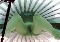 同性恋女孩在街上有同性恋性行为
