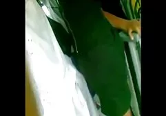 热红头发婊子给纹身的胖男人口交并舔蛋