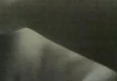 操了脸上的胸部和射液之间的脂肪乳头
