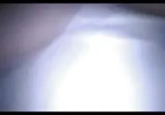 那家伙给家里带来了一个热门小东西，把它撕成了屁股