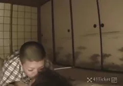 丝袜女士喜欢粗暴的手淫