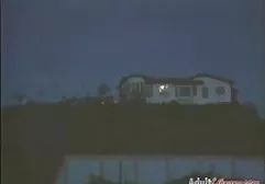 剃光猫和小山雀的年轻婊子很难性交